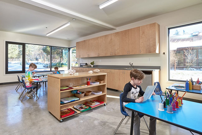 whole-earth-montessori-school-building-by-paul-michael-davis-architects-10.jpg